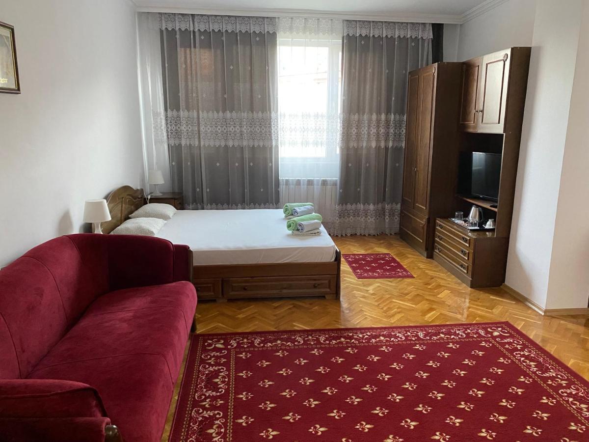 Family Hotel "May" Петріч Екстер'єр фото