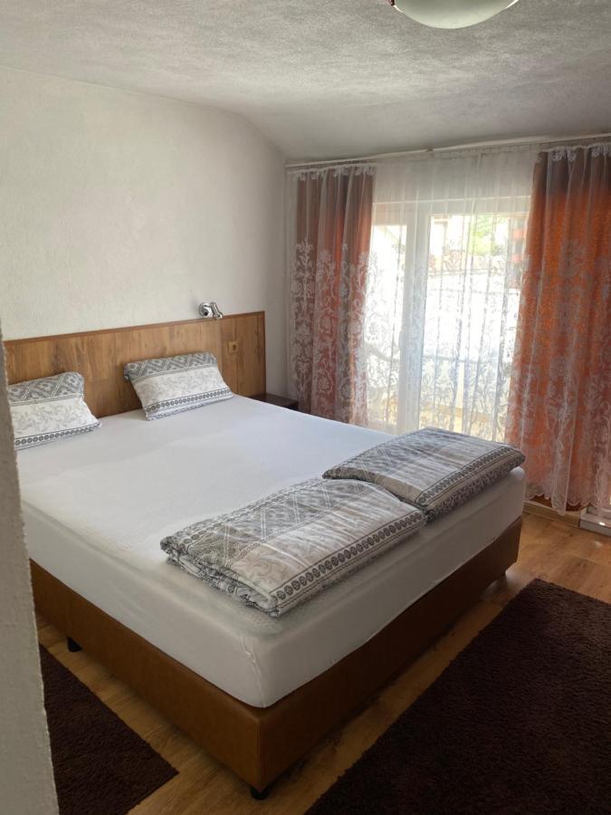 Family Hotel "May" Петріч Екстер'єр фото